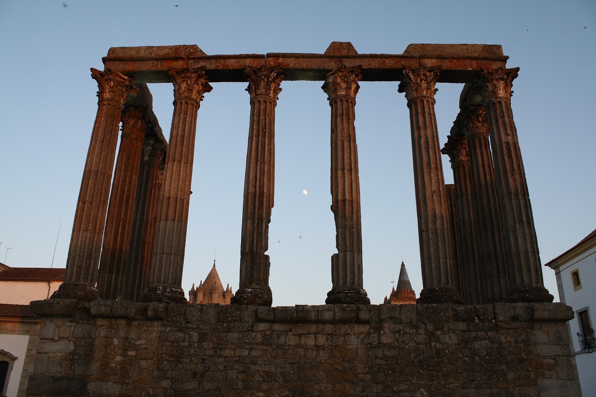 Templo de Diana, monumento da época Romana, Évora